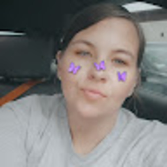 Meet your Posher, Katelyn - Picture 1 of 1